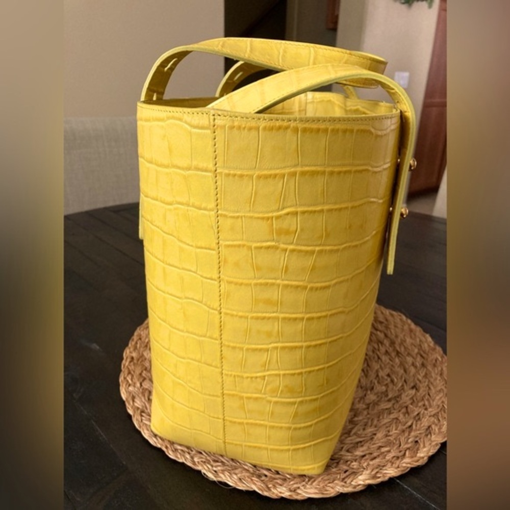 FRAME Les Second Embossed Leather Tote - Picture 6 of 16
